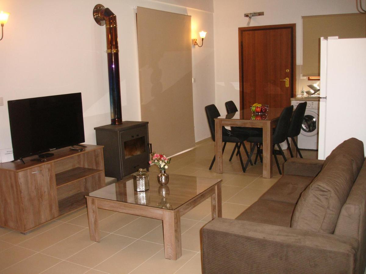 Love Holiday Suite 2 Tris Elies Eksteriør bilde